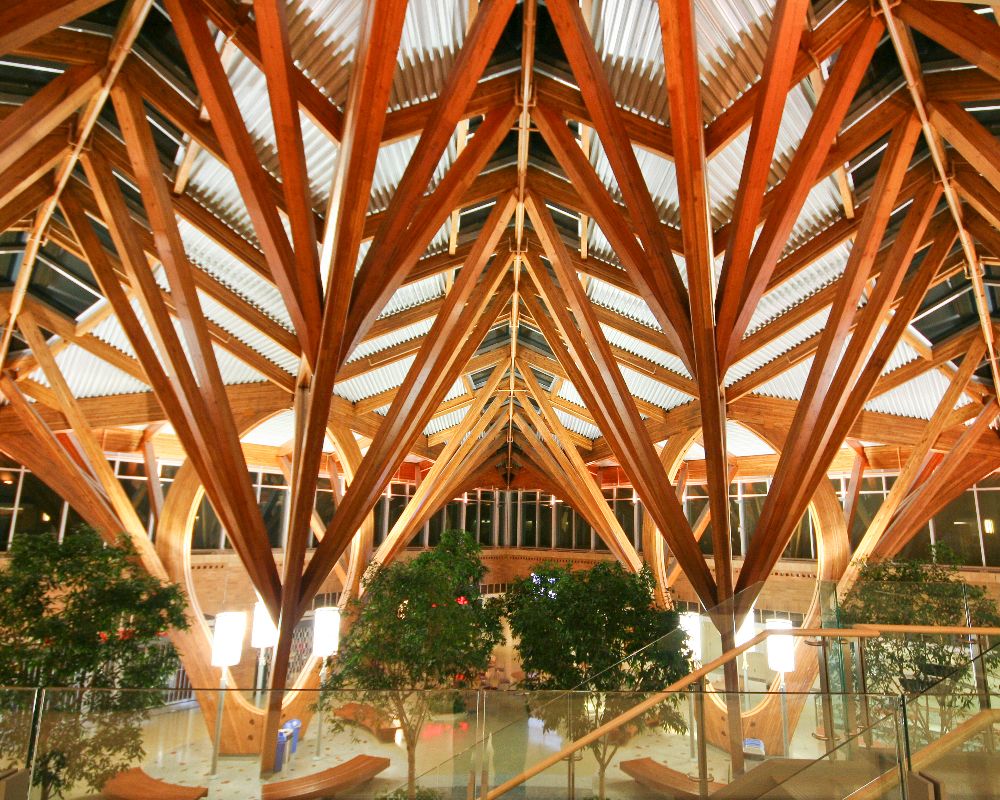 Z AKTUÁLNÍHO VYDÁNÍ: <small>Dřevěné stavby v zemi javorového listu</small>